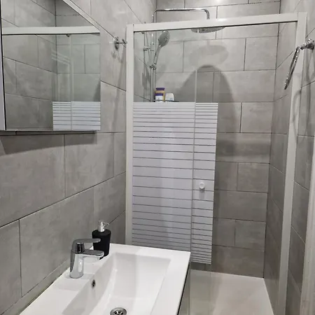 Maison Individuelle A Appartamento Drancy